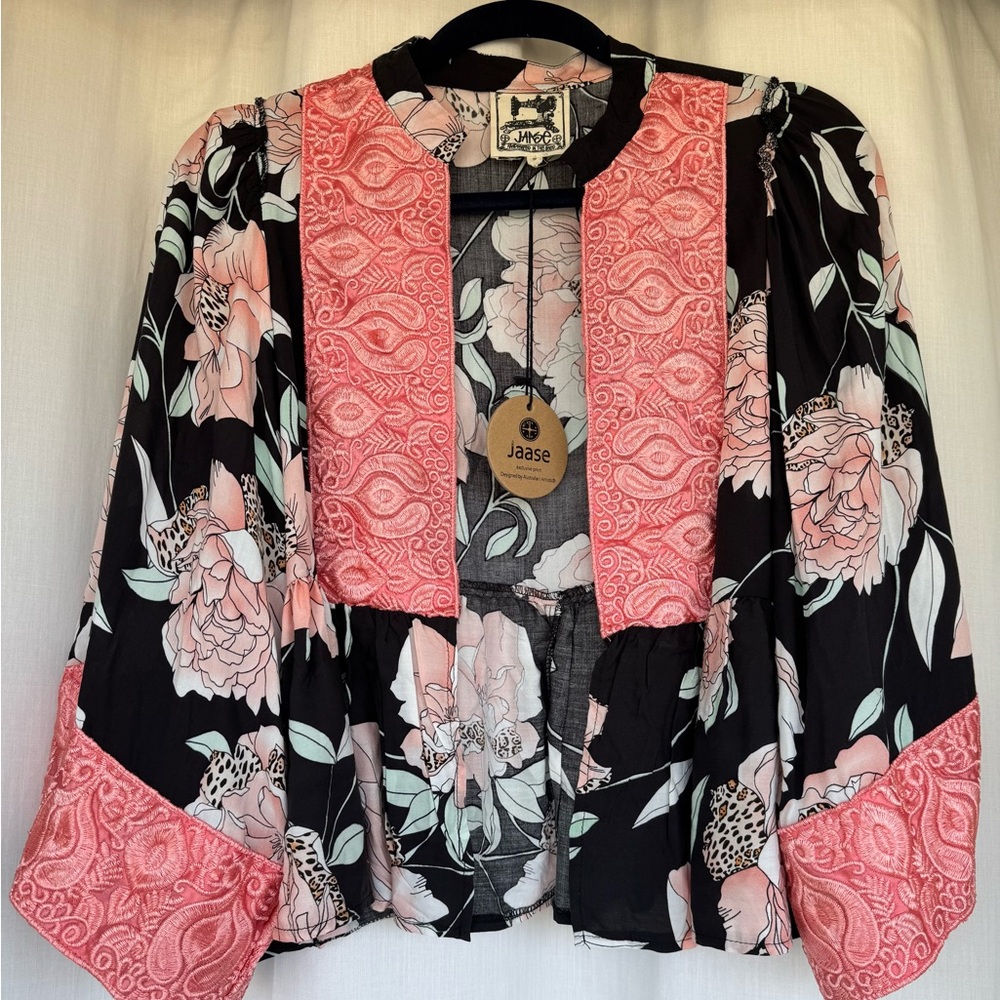 Jaase Kimono style embroidered top. Designed by Australian Artists.